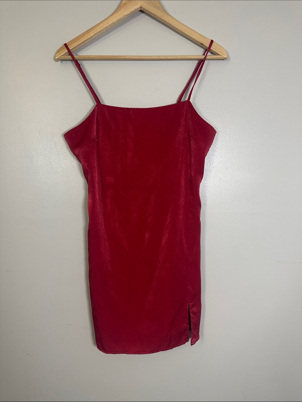 UO Urban Outfitters Red Silky Straight Neck Mini Slip Dress with Front Slit, Med